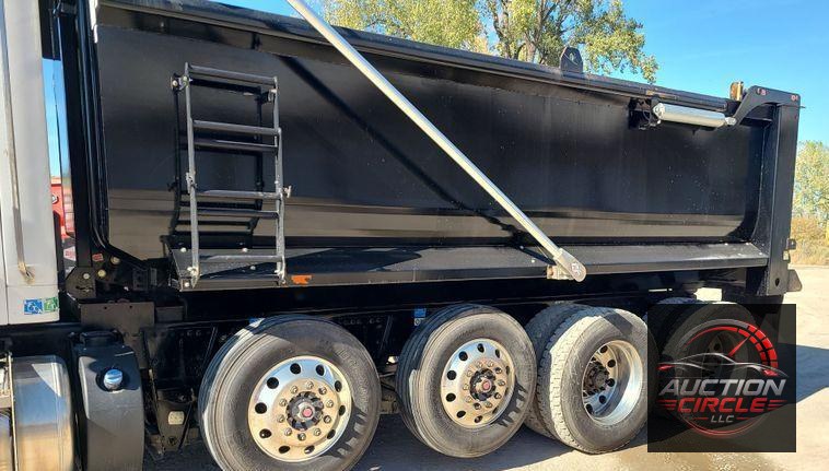 2023 Peterbilt 567  dump truck