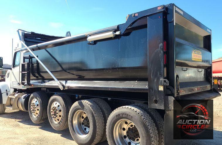 2023 Peterbilt 567  dump truck