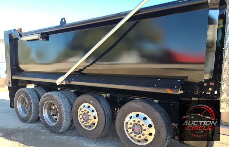 2023 Peterbilt 567  dump truck