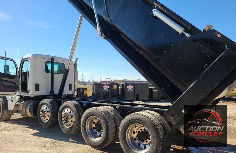 2023 Peterbilt 567  dump truck