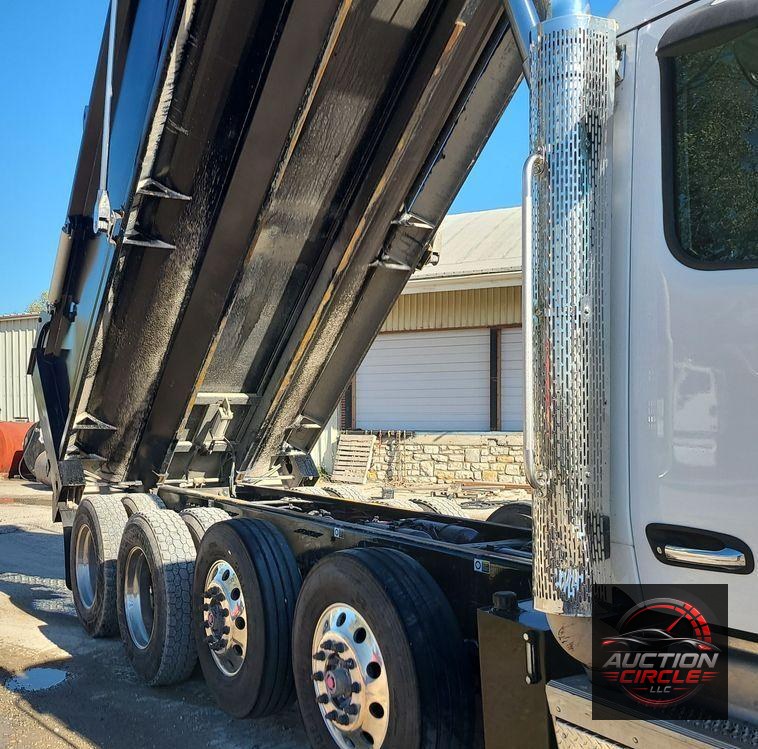 2023 Peterbilt 567  dump truck