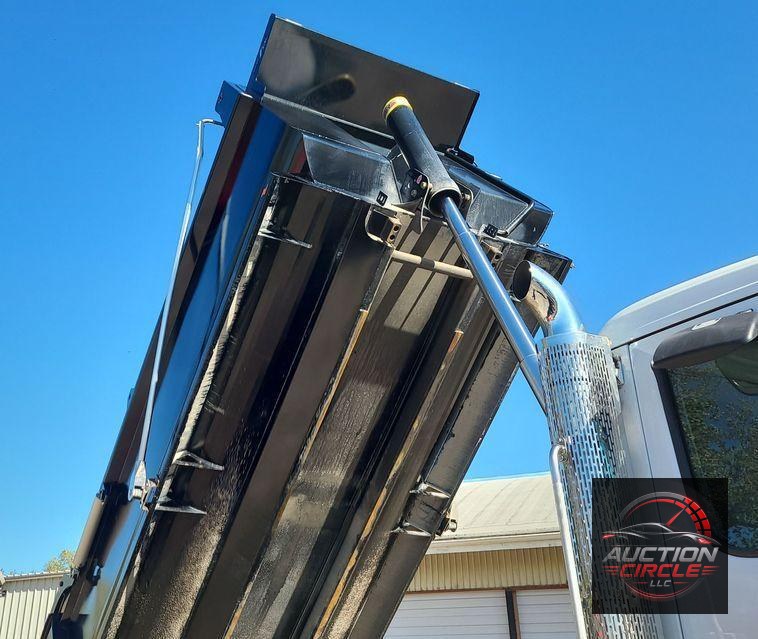 2023 Peterbilt 567  dump truck