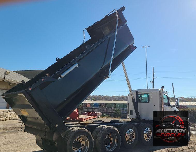 2023 Peterbilt 567  dump truck