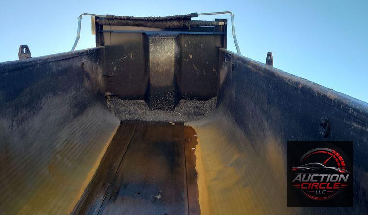 2023 Peterbilt 567  dump truck
