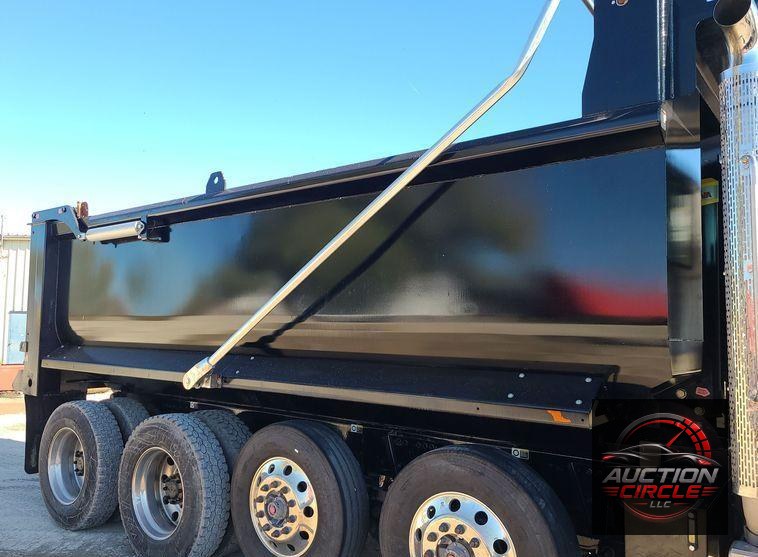 2023 Peterbilt 567  dump truck
