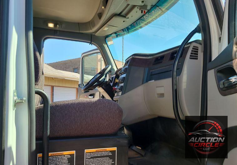 2023 Peterbilt 567  dump truck