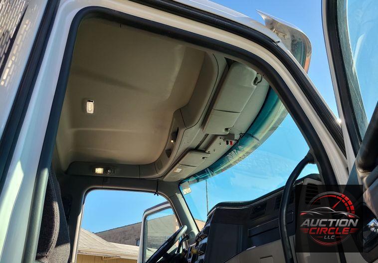 2023 Peterbilt 567  dump truck