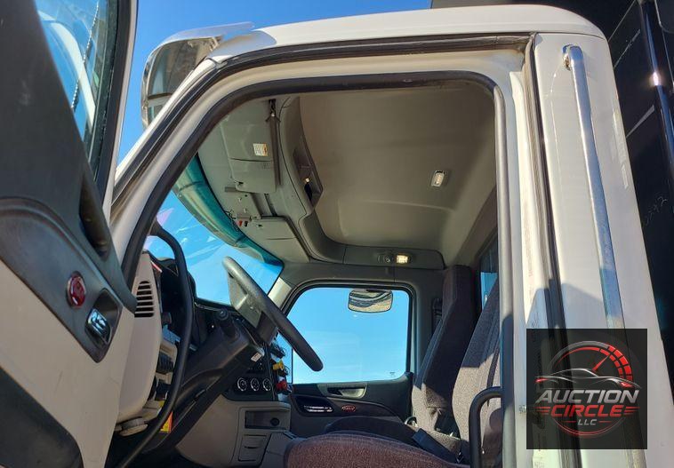2023 Peterbilt 567  dump truck