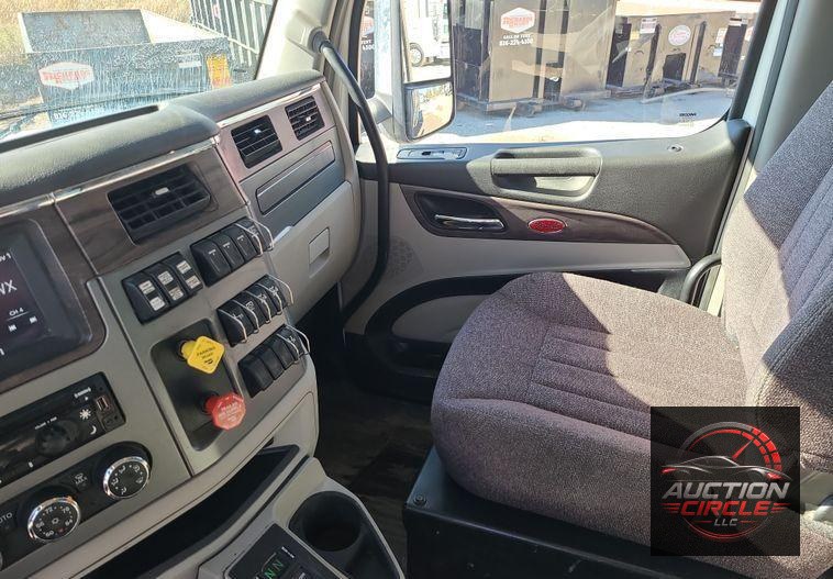 2023 Peterbilt 567  dump truck