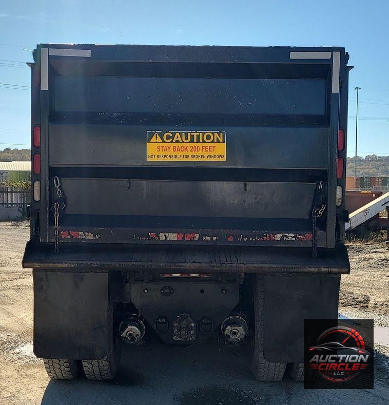 2023 Peterbilt 567  dump truck