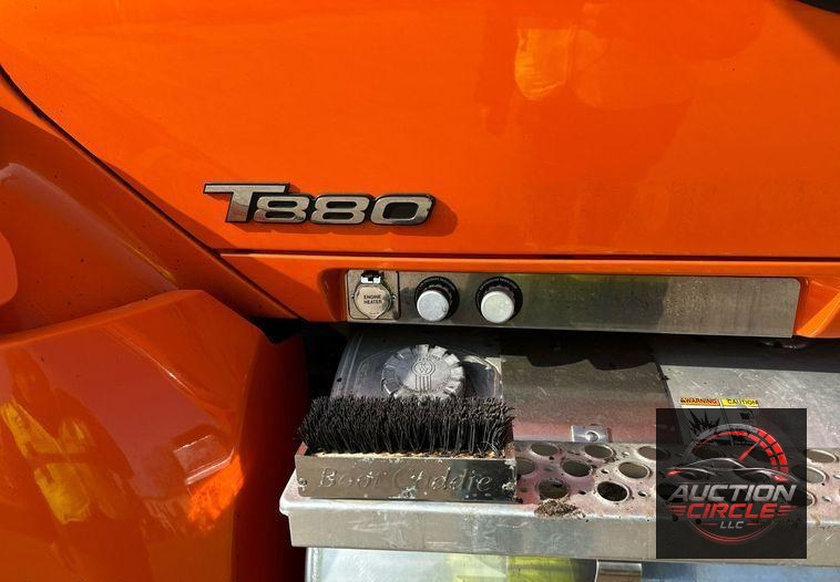 2021 Kenworth T880 dump truck