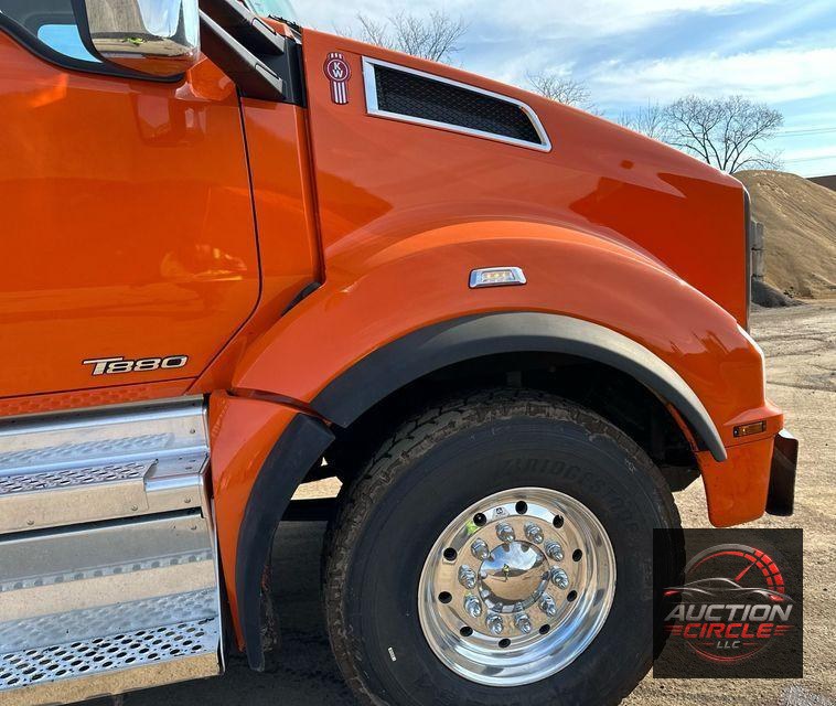 2021 Kenworth T880 dump truck