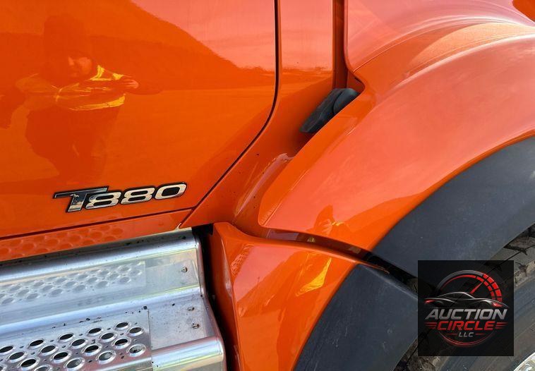 2021 Kenworth T880 dump truck