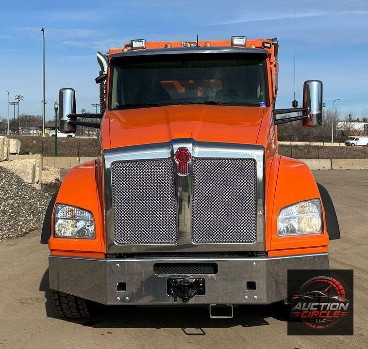 2021 Kenworth T880 dump truck