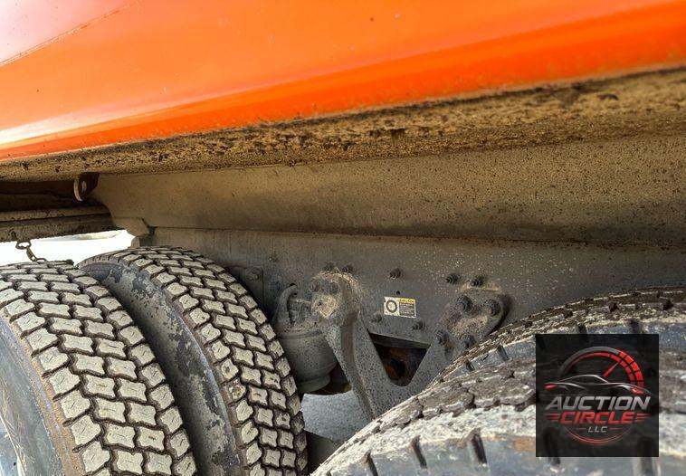 2021 Kenworth T880 dump truck
