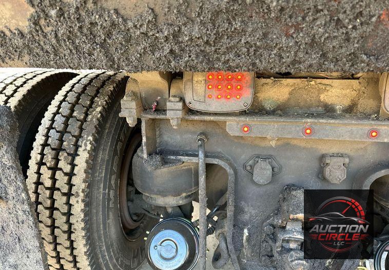 2021 Kenworth T880 dump truck