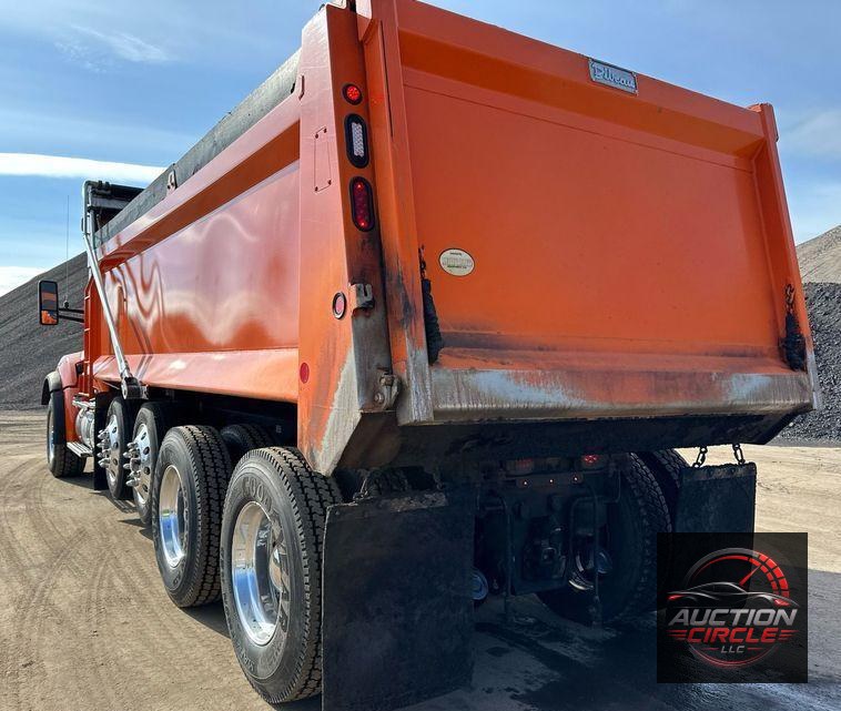 2021 Kenworth T880 dump truck