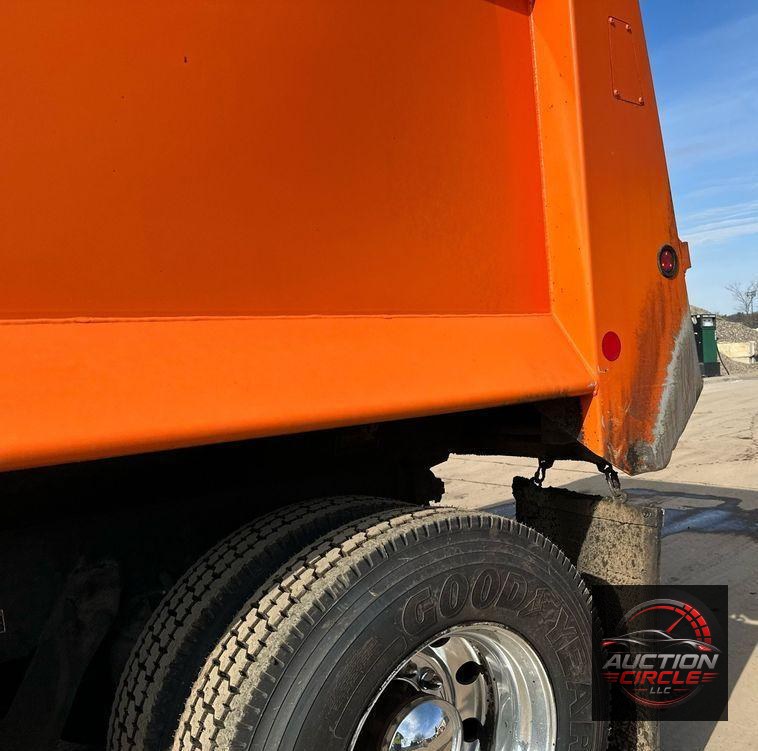 2021 Kenworth T880 dump truck