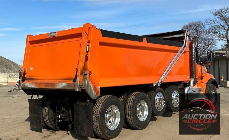 2021 Kenworth T880 dump truck