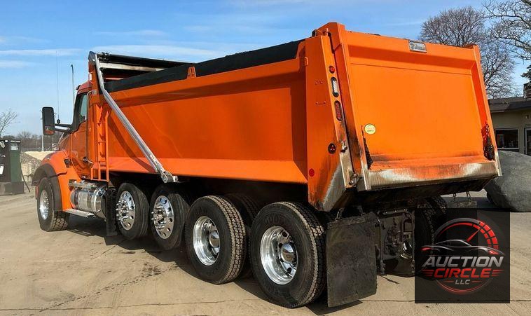 2021 Kenworth T880 dump truck