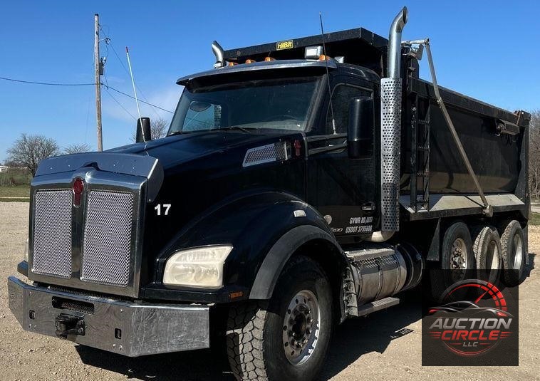 2017 Kenworth  T880 dump truck