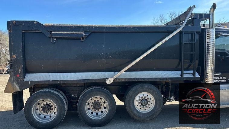 2017 Kenworth  T880 dump truck