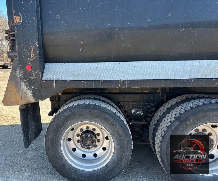 2017 Kenworth  T880 dump truck