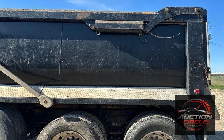 2017 Kenworth  T880 dump truck