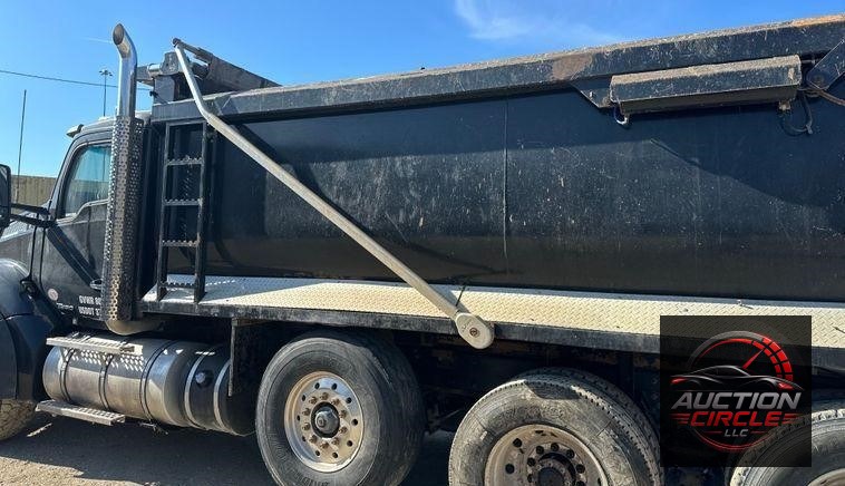 2017 Kenworth  T880 dump truck