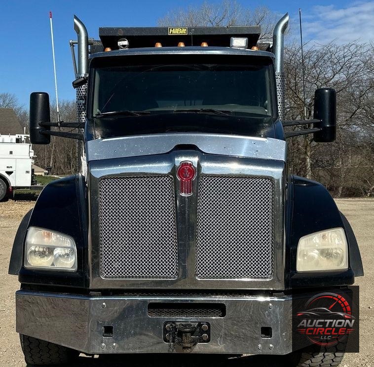2017 Kenworth  T880 dump truck