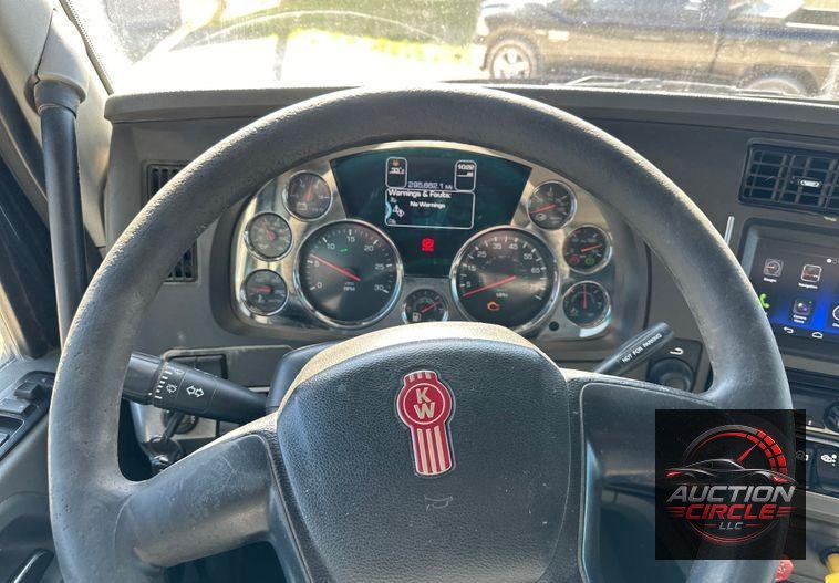 2017 Kenworth  T880 dump truck