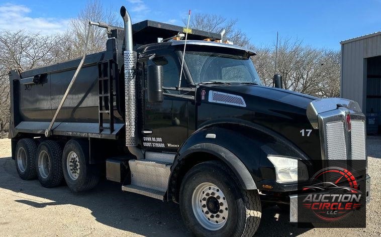 2017 Kenworth  T880 dump truck