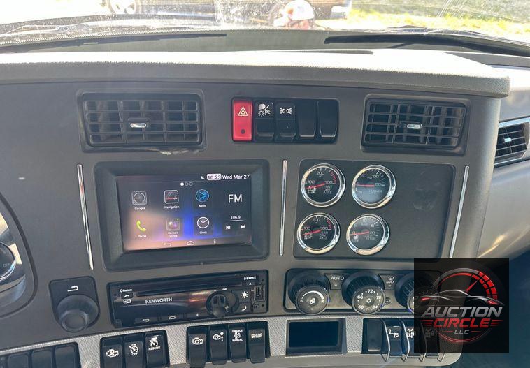 2017 Kenworth  T880 dump truck