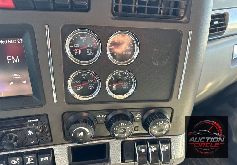 2017 Kenworth  T880 dump truck