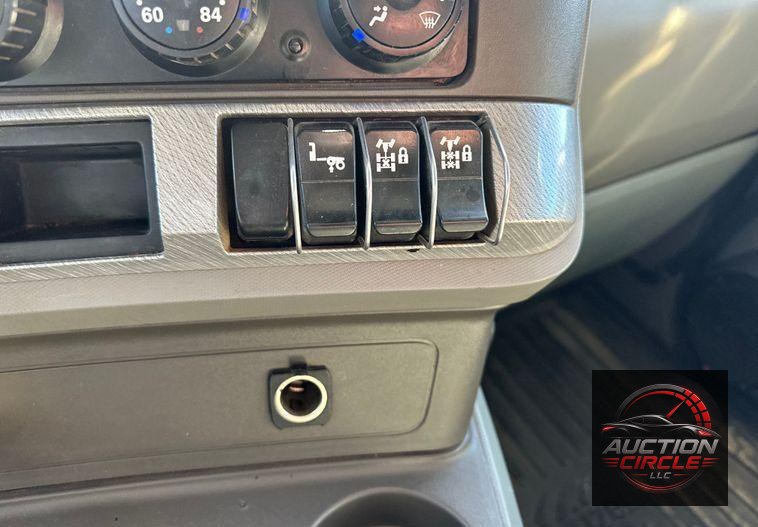 2017 Kenworth  T880 dump truck