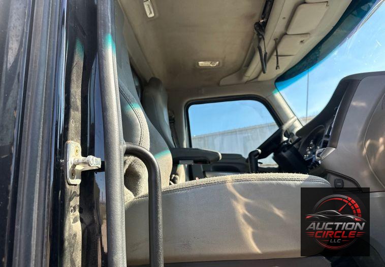 2017 Kenworth  T880 dump truck