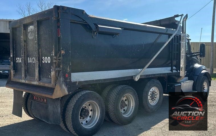 2017 Kenworth  T880 dump truck