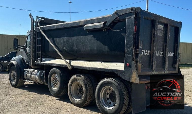 2017 Kenworth  T880 dump truck