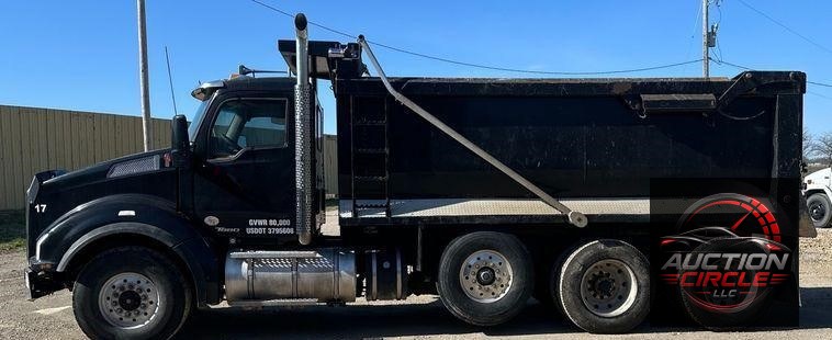 2017 Kenworth  T880 dump truck
