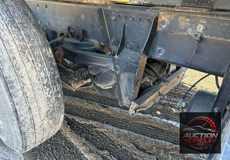 2016 Kenworth T880 dump truck