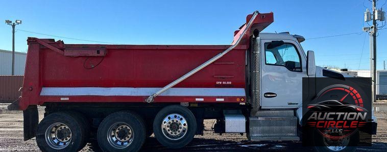 2016 Kenworth T880 dump truck