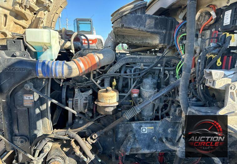 2016 Kenworth T880 dump truck