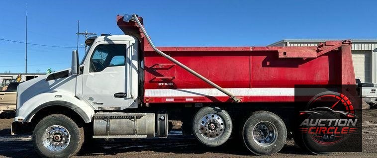 2016 Kenworth T880 dump truck