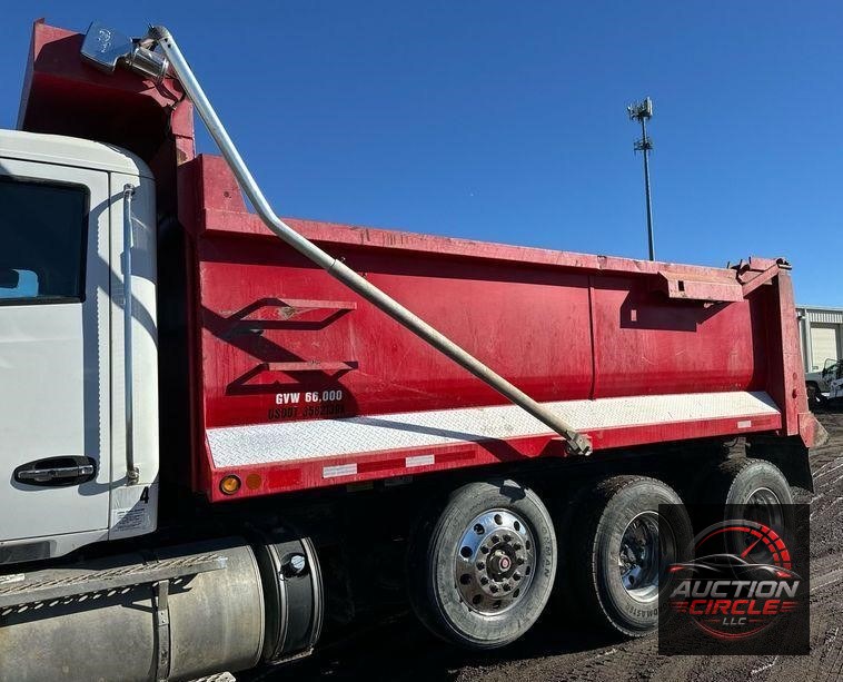 2016 Kenworth T880 dump truck