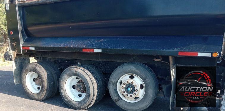 2012 Kenworth T800  dump truck