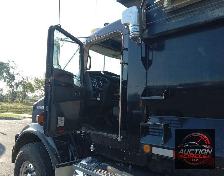 2012 Kenworth T800  dump truck