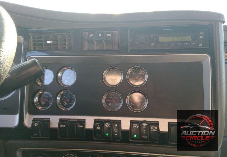 2012 Kenworth T800  dump truck