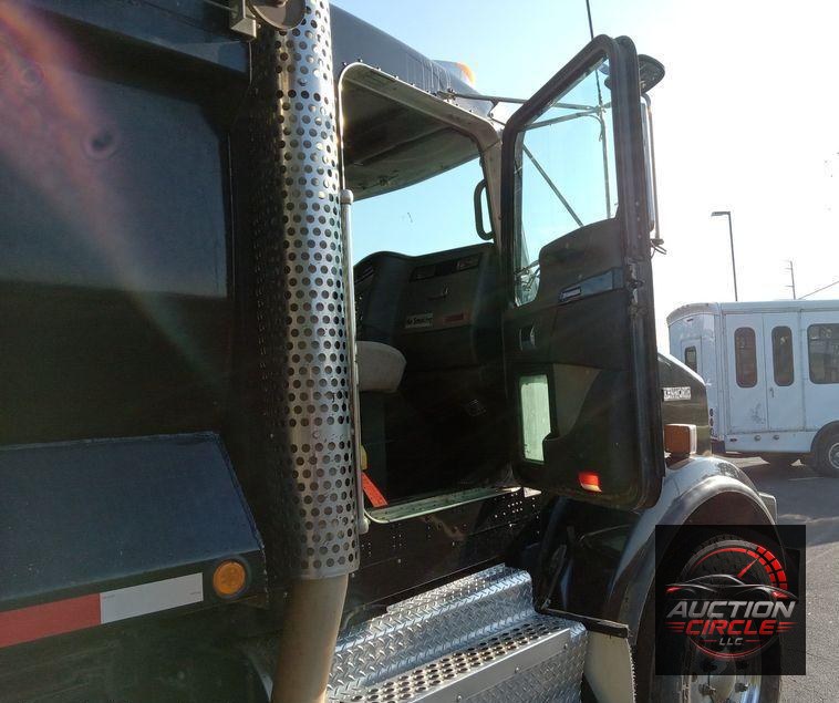 2012 Kenworth T800  dump truck
