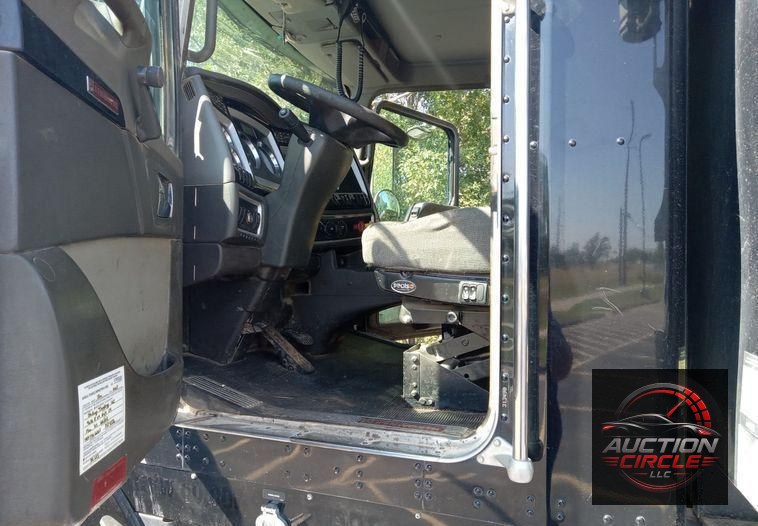 2012 Kenworth T800  dump truck