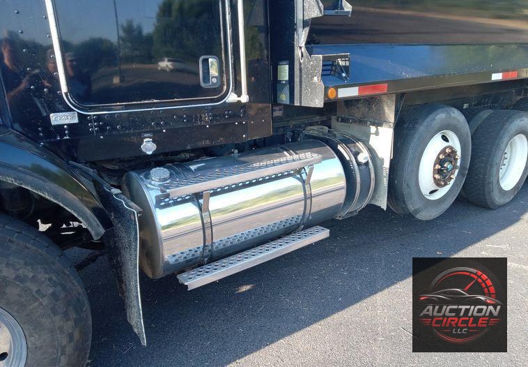 2012 Kenworth T800  dump truck